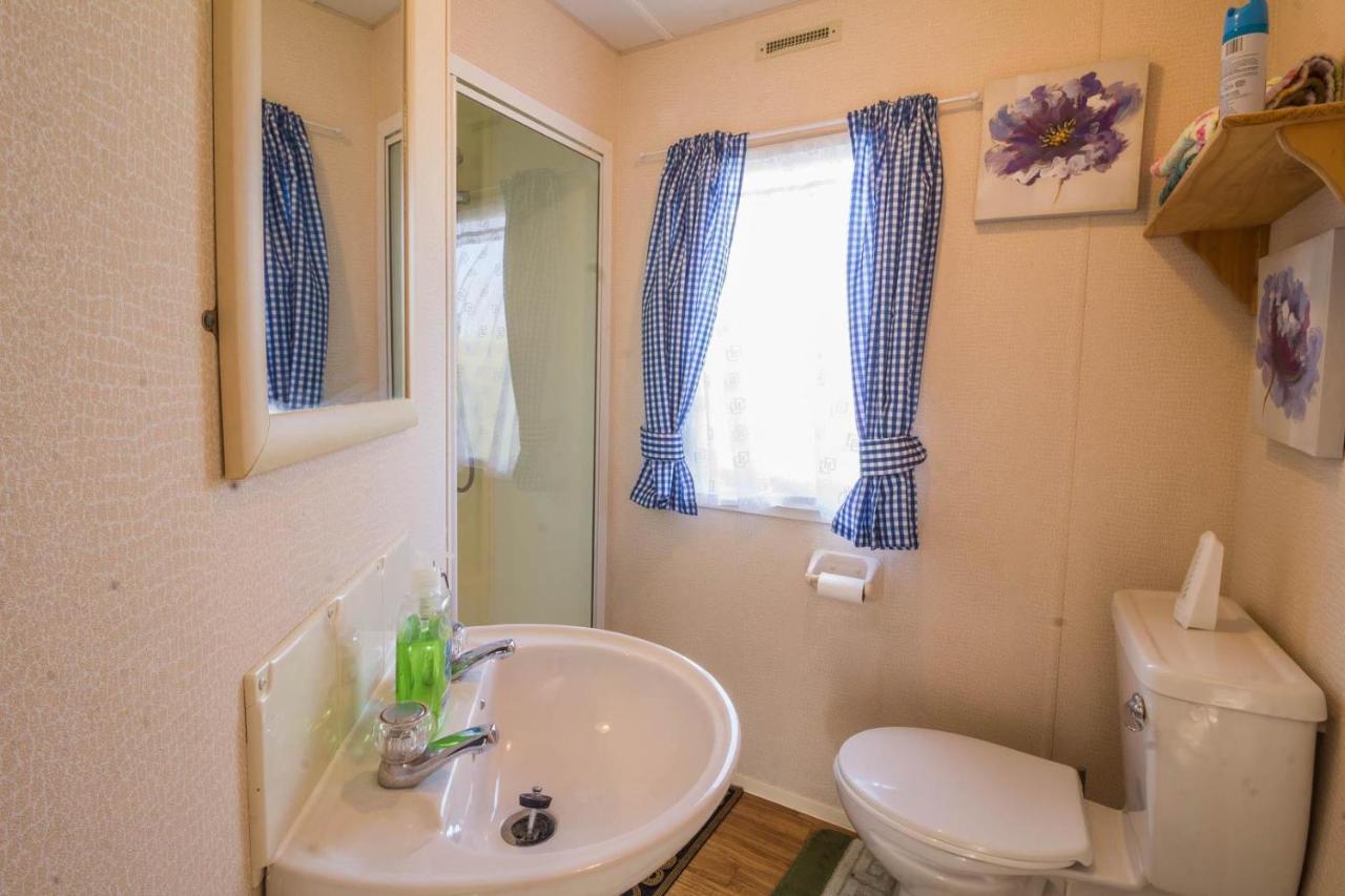 Great 8 Berth Caravan For Hire At Southview Holiday Park In Skegness Ref 33025E Exterior foto